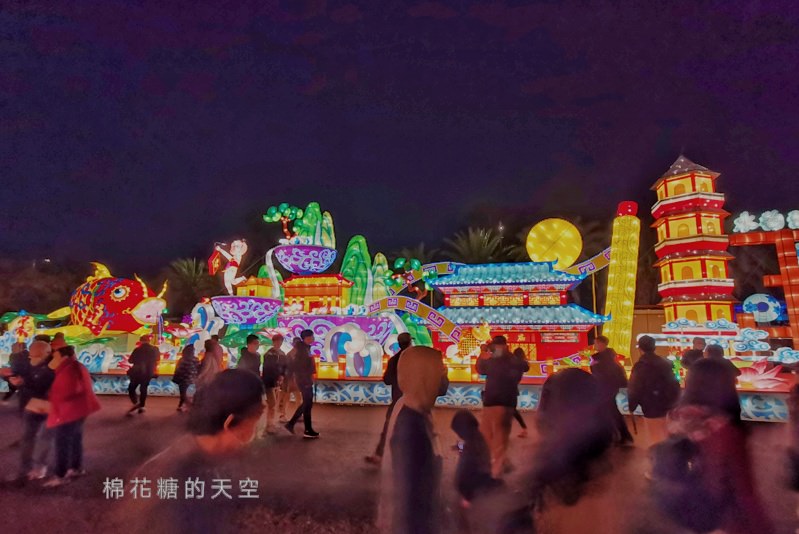 台灣燈會在台中-后里馬場燈區每晚高空特技表演免費入場超好看！