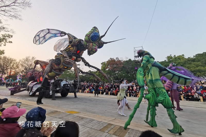 台灣燈會在台中必看表演-全球首演森林機械巨蟲秀，台灣限定一天只有三場