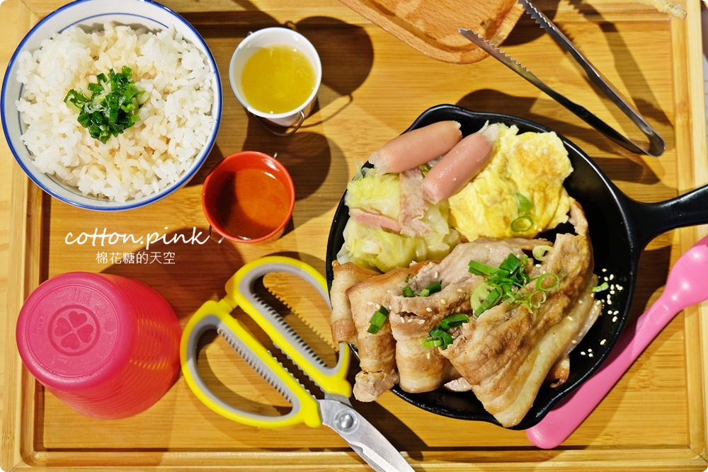 台中北區超狂大份量丼飯～大推安羽軒老闆私房烤肉蓋飯外加比臉大炸魷魚