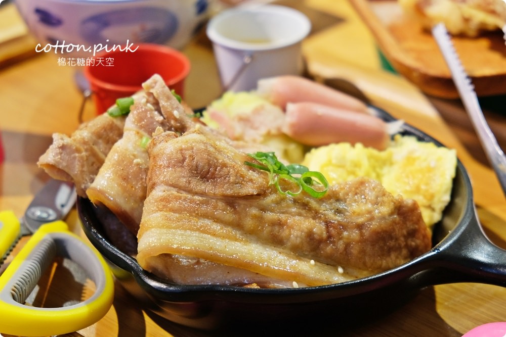 台中北區超狂大份量丼飯～大推安羽軒老闆私房烤肉蓋飯外加比臉大炸魷魚
