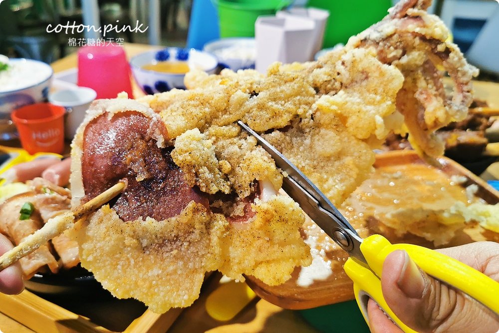 台中北區超狂大份量丼飯～大推安羽軒老闆私房烤肉蓋飯外加比臉大炸魷魚