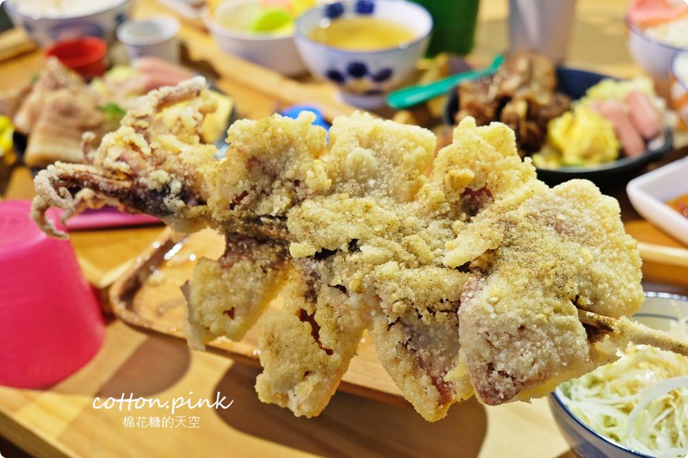 台中北區超狂大份量丼飯～大推安羽軒老闆私房烤肉蓋飯外加比臉大炸魷魚