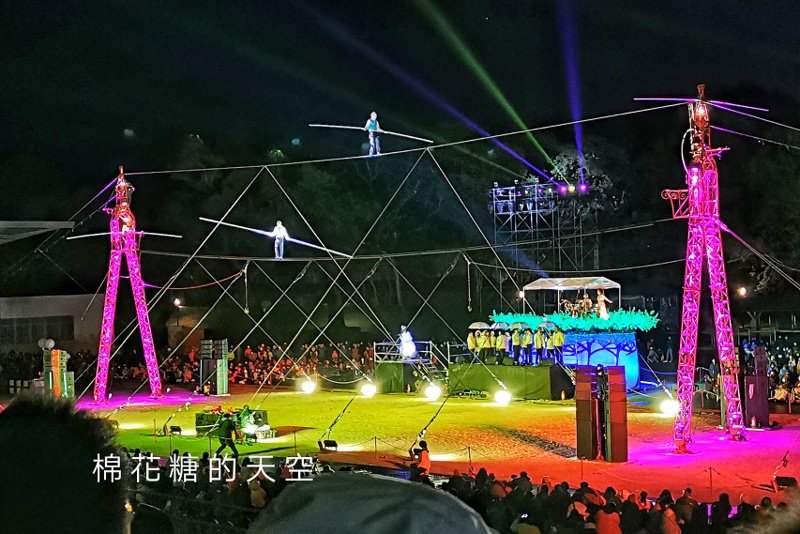 台灣燈會在台中-后里馬場燈區每晚高空特技表演免費入場超好看！
