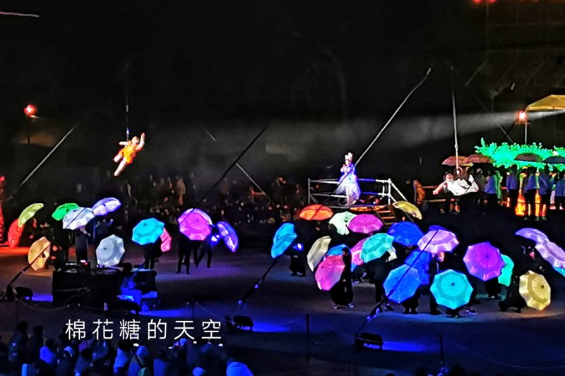 台灣燈會在台中-后里馬場燈區每晚高空特技表演免費入場超好看！