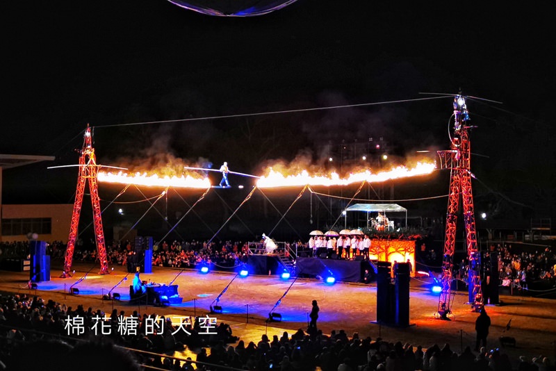 台灣燈會在台中-后里馬場燈區每晚高空特技表演免費入場超好看！