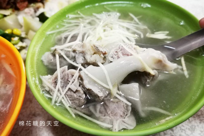 台中霧峰爌肉飯超大份嚇傻我了！女孩兒千萬別點大份……