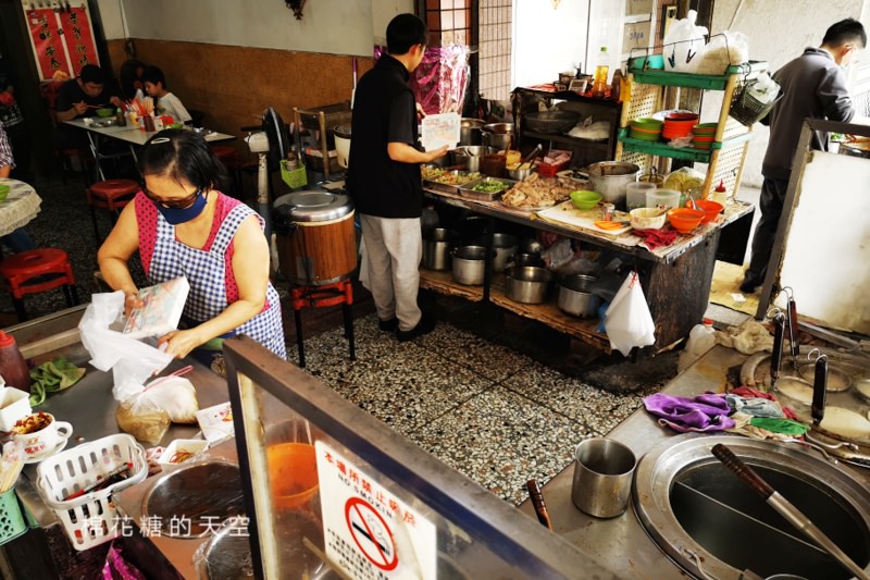 台中霧峰爌肉飯超大份嚇傻我了！女孩兒千萬別點大份……