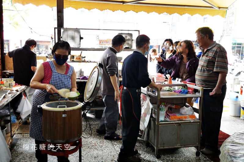 台中霧峰爌肉飯超大份嚇傻我了！女孩兒千萬別點大份……