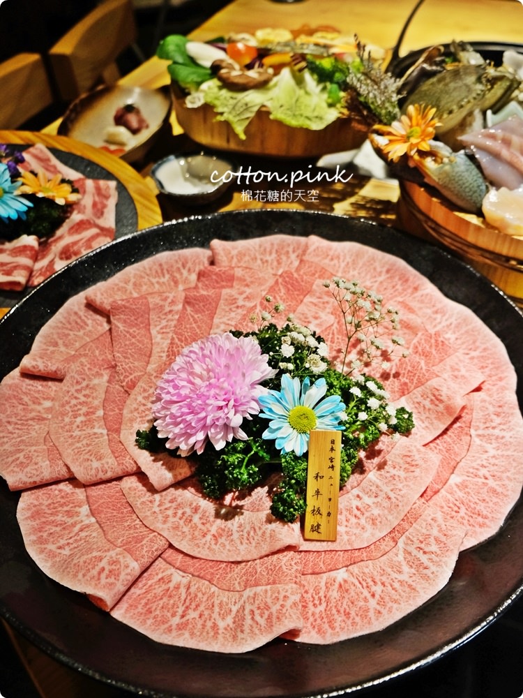 台中和牛推薦-暮藏和牛鍋物~桌邊服務火鍋享受的極致!活海鮮也大推~飯後還有驚喜美味! 台中和牛推薦-暮藏和牛鍋物~桌邊服務火鍋享受的極致!活海鮮也大推~飯後還有驚喜美味!