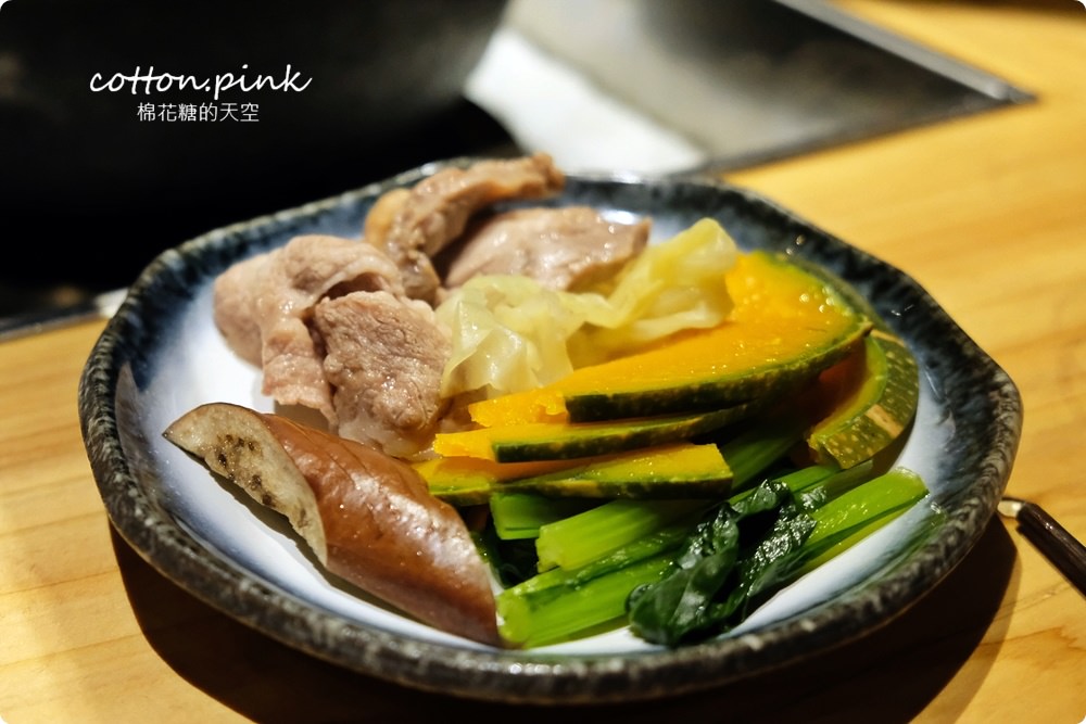 台中和牛推薦-暮藏和牛鍋物~桌邊服務火鍋享受的極致!活海鮮也大推~飯後還有驚喜美味! 台中和牛推薦-暮藏和牛鍋物~桌邊服務火鍋享受的極致!活海鮮也大推~飯後還有驚喜美味!