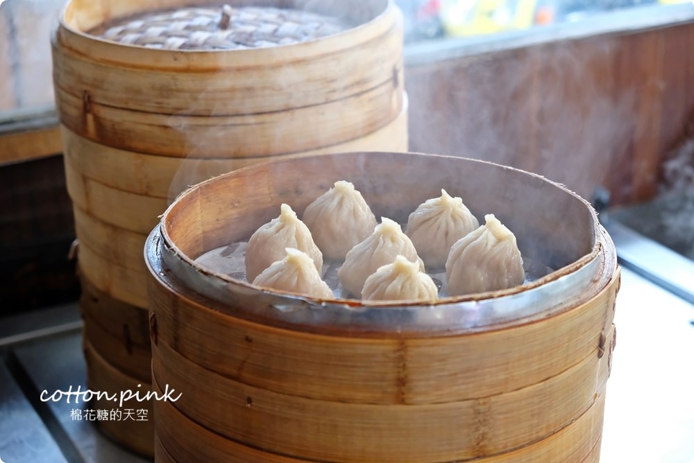 台中湯包獨家口味-蘆玉湯包！干貝加上搞剛蘿蔔絲～就在皇宸饌熱騰騰上桌啦