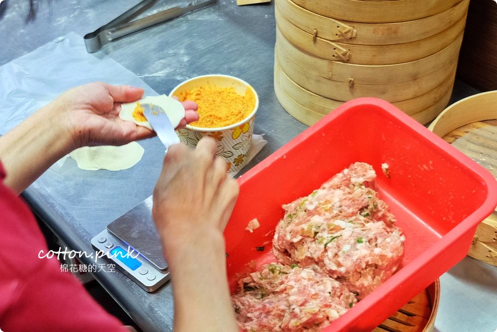 台中湯包獨家口味-蘆玉湯包！干貝加上搞剛蘿蔔絲～就在皇宸饌熱騰騰上桌啦