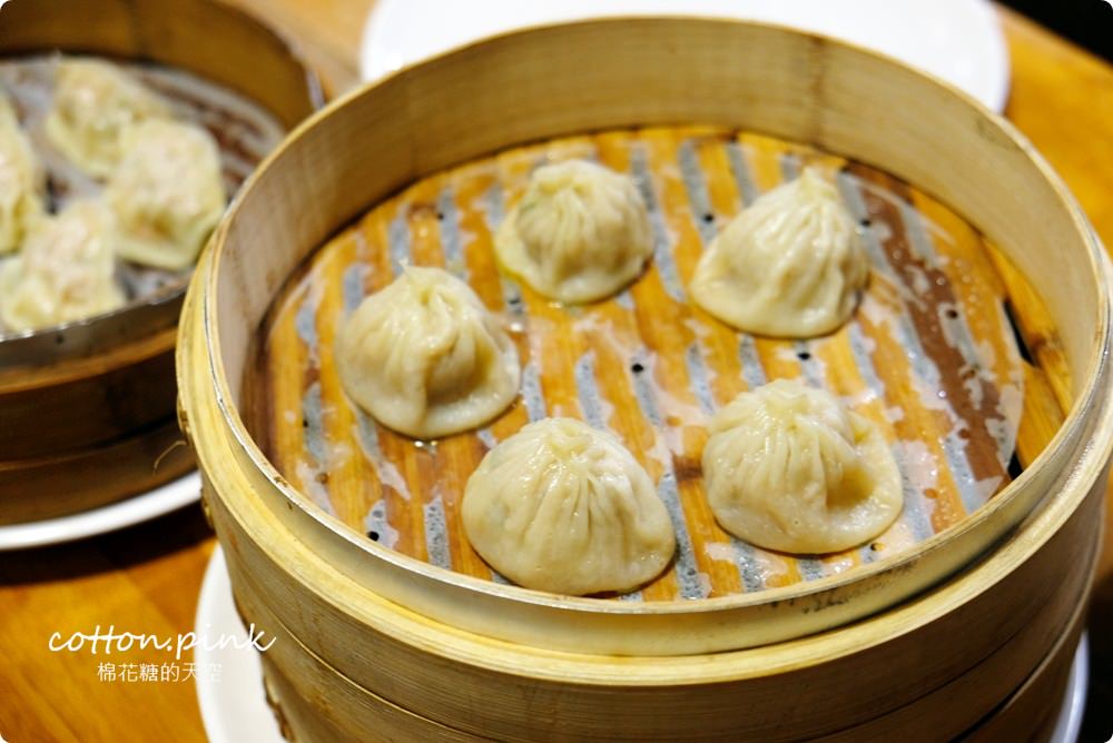 台中湯包獨家口味-蘆玉湯包！干貝加上搞剛蘿蔔絲～就在皇宸饌熱騰騰上桌啦