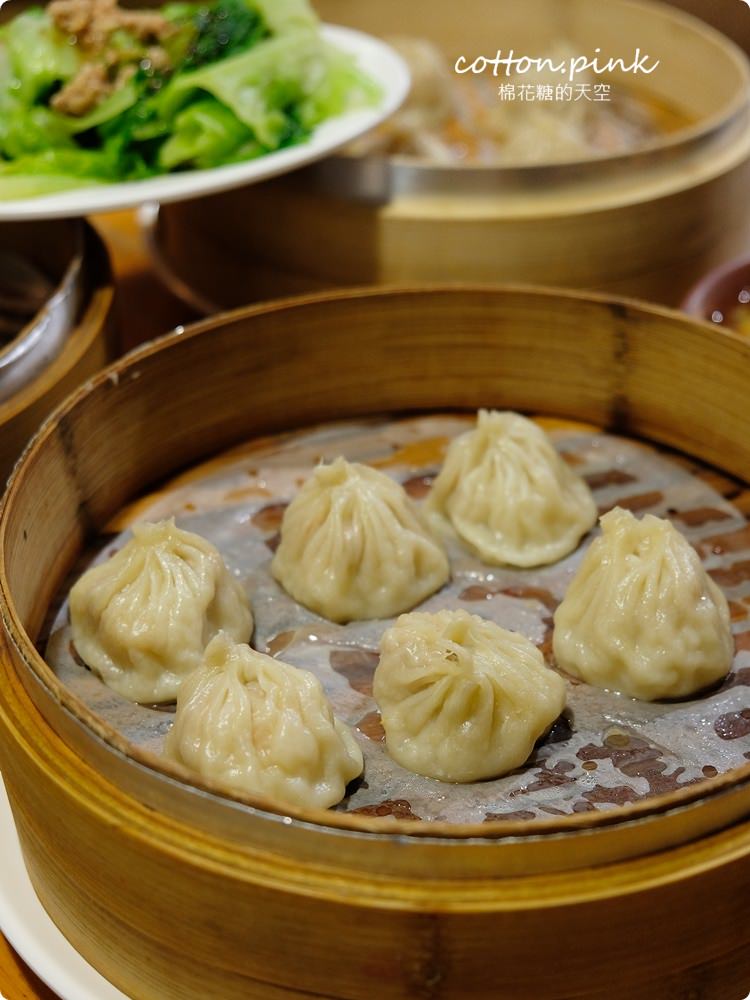 台中湯包獨家口味-蘆玉湯包！干貝加上搞剛蘿蔔絲～就在皇宸饌熱騰騰上桌啦