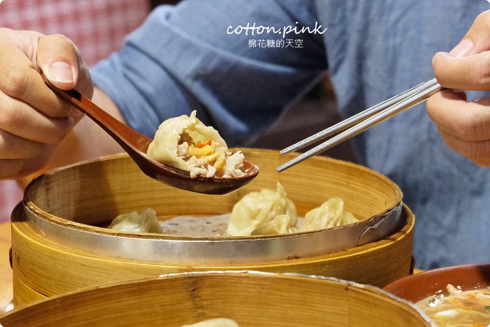 台中湯包獨家口味-蘆玉湯包！干貝加上搞剛蘿蔔絲～就在皇宸饌熱騰騰上桌啦