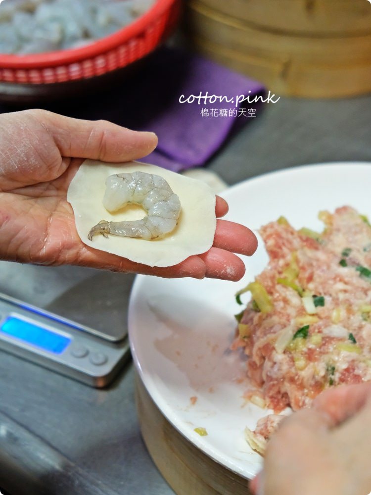 台中湯包獨家口味-蘆玉湯包！干貝加上搞剛蘿蔔絲～就在皇宸饌熱騰騰上桌啦