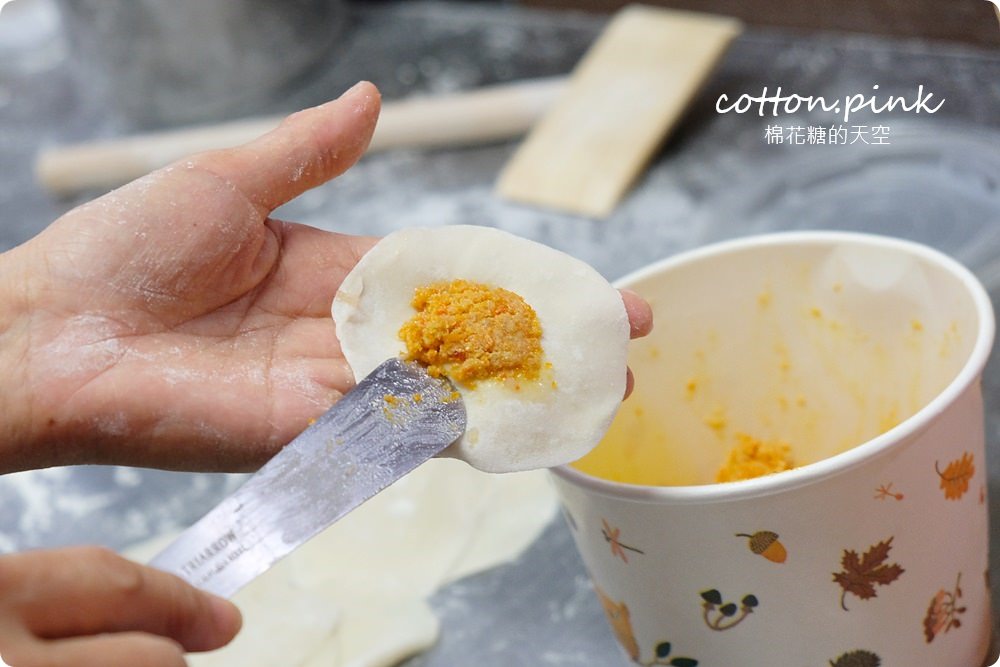 台中湯包獨家口味-蘆玉湯包！干貝加上搞剛蘿蔔絲～就在皇宸饌熱騰騰上桌啦