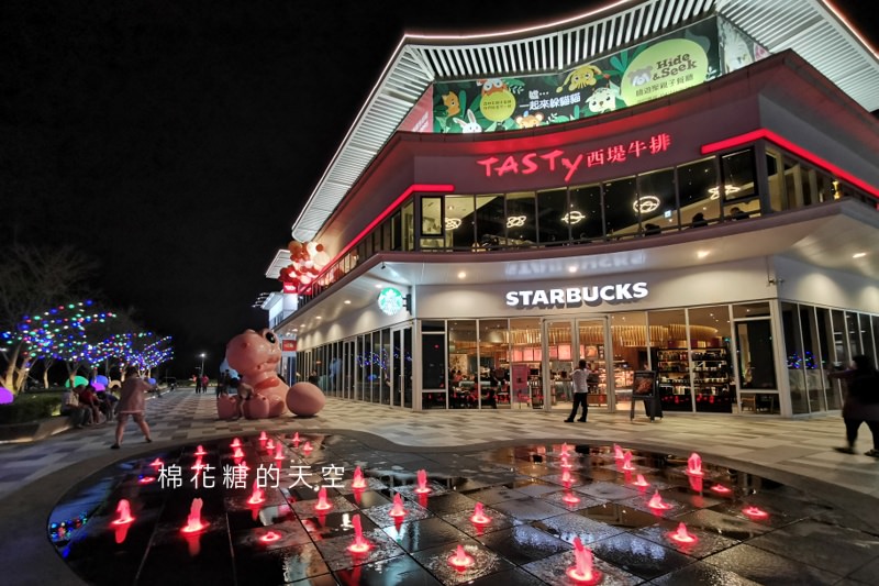 台中最新星巴克開幕啦！中部唯一提供現烤可頌的星巴克唷～