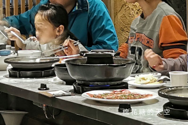 台中火鍋-萬客什鍋來台中必吃!大推剝皮辣椒雞!全分店資訊、菜單資訊、訂位須知在文末