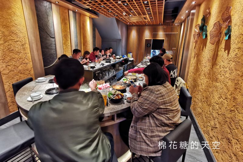 台中火鍋-萬客什鍋來台中必吃!大推剝皮辣椒雞!全分店資訊、菜單資訊、訂位須知在文末