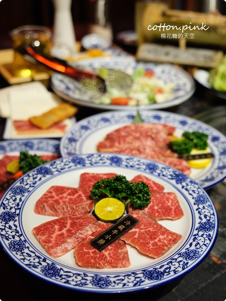 台中燒肉推薦-大推墨妃家乾式熟成牛肉超好吃！開到凌晨一點，令貴妃套餐大吃六種牛肉讓人幸福的像妃子阿！