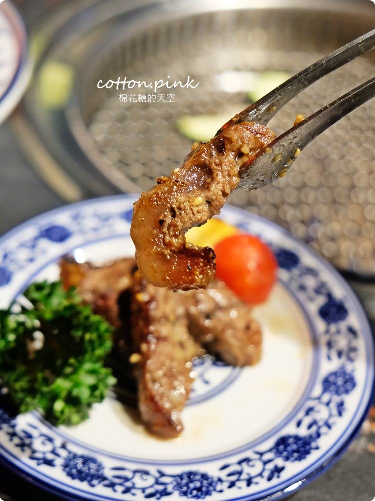 台中燒肉推薦-大推墨妃家乾式熟成牛肉超好吃！開到凌晨一點，令貴妃套餐大吃六種牛肉讓人幸福的像妃子阿！