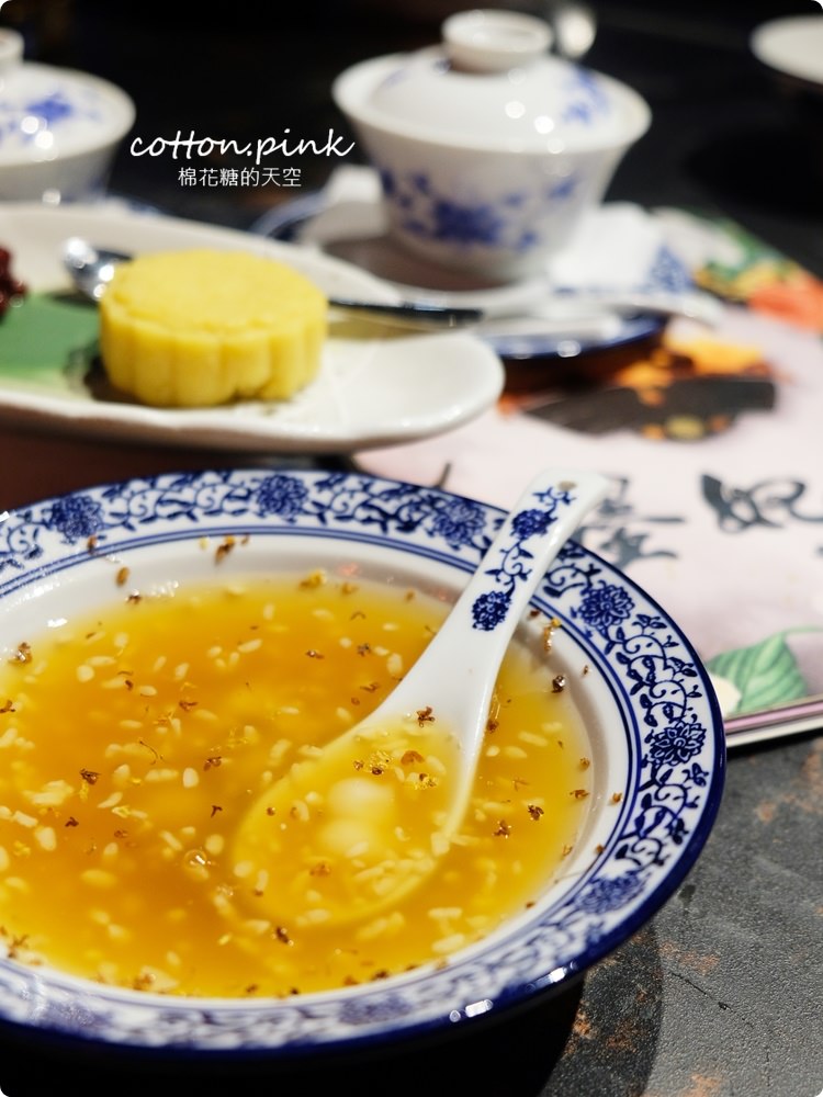 台中燒肉推薦-大推墨妃家乾式熟成牛肉超好吃！開到凌晨一點，令貴妃套餐大吃六種牛肉讓人幸福的像妃子阿！