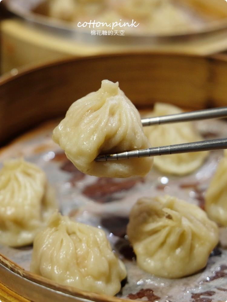 台中湯包獨家口味-蘆玉湯包！干貝加上搞剛蘿蔔絲～就在皇宸饌熱騰騰上桌啦