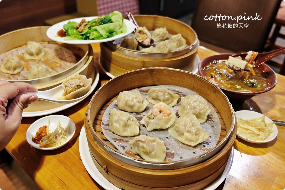 台中湯包獨家口味-蘆玉湯包！干貝加上搞剛蘿蔔絲～就在皇宸饌熱騰騰上桌啦