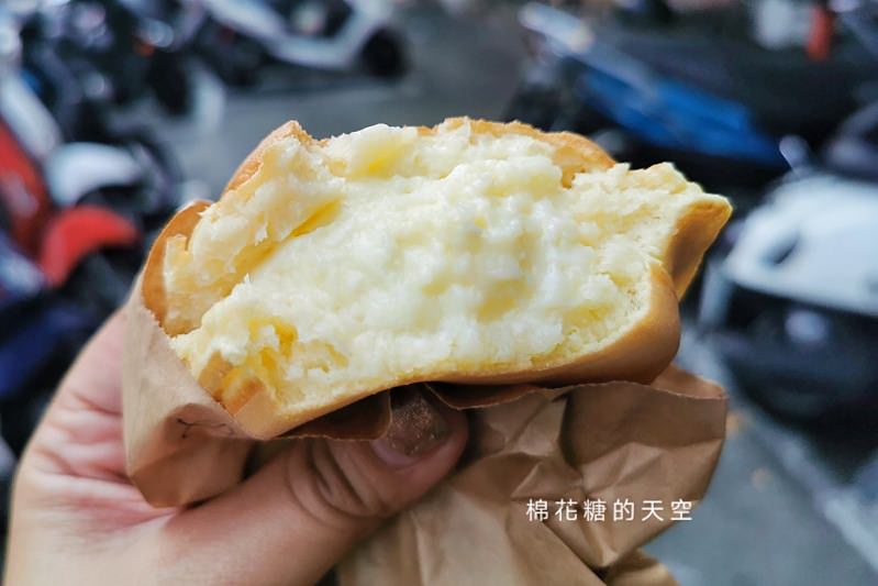 台中北平黃昏市場出現爆漿紅豆餅～大推芋頭口味天然好吃、阿咪紅豆餅奶油口味超多料！
