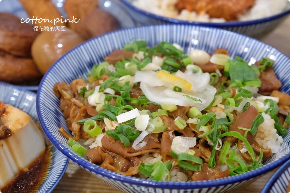 台中爌肉飯新星～朝馬等客運終於有好吃的了！這家金爌不是賣咖啡喔～