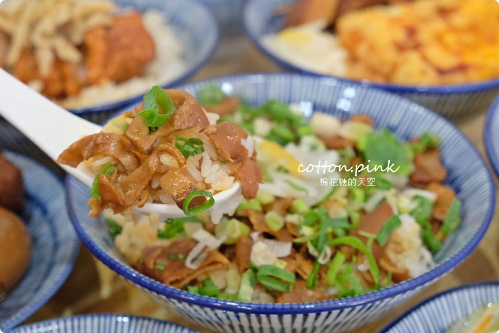 台中爌肉飯新星～朝馬等客運終於有好吃的了！這家金爌不是賣咖啡喔～