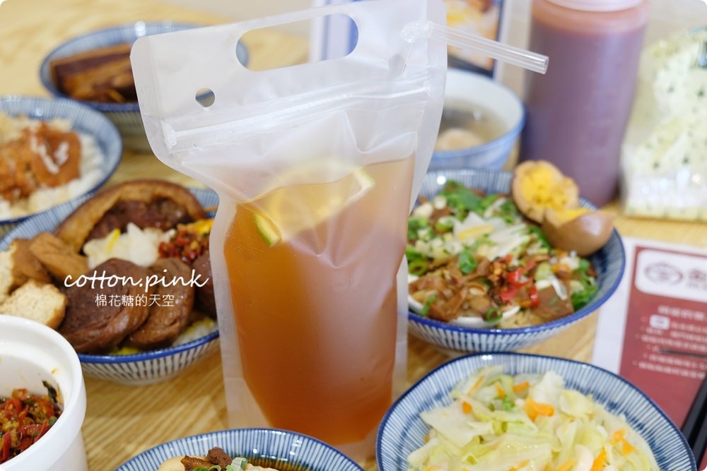 台中爌肉飯新星～朝馬等客運終於有好吃的了！這家金爌不是賣咖啡喔～