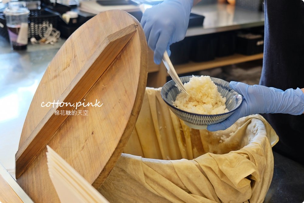 台中爌肉飯新星～朝馬等客運終於有好吃的了！這家金爌不是賣咖啡喔～