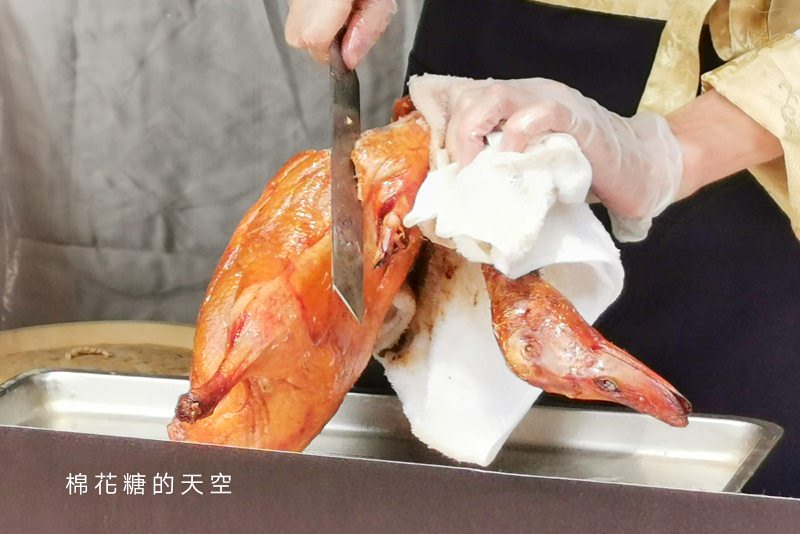 台中草悟道快閃排隊美食-爵士音樂節必吃全國飯店烤鴨捲每週限定兩天半販售中！