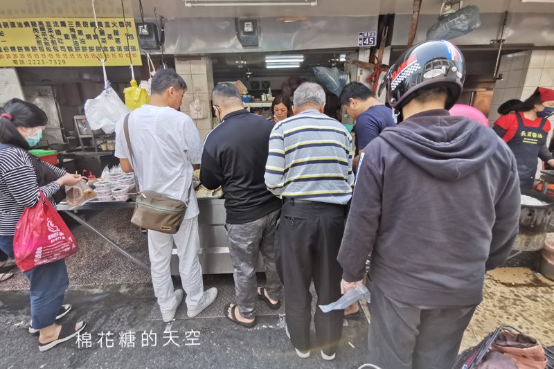 台中第五市場美食-樂群早餐，人氣不輸飯糰！招牌蔥油餅不一樣喔～