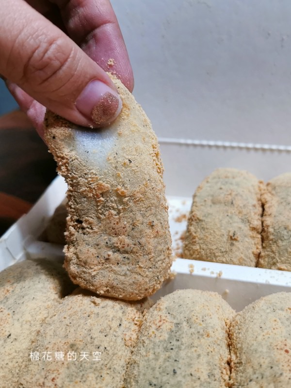 台中麻糬這家超大條！洪記草屯麻糬一次滿足兩種口味～分店開在這～！