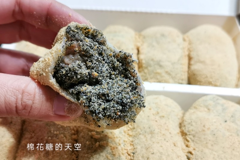 台中麻糬這家超大條！洪記草屯麻糬一次滿足兩種口味～分店開在這～！