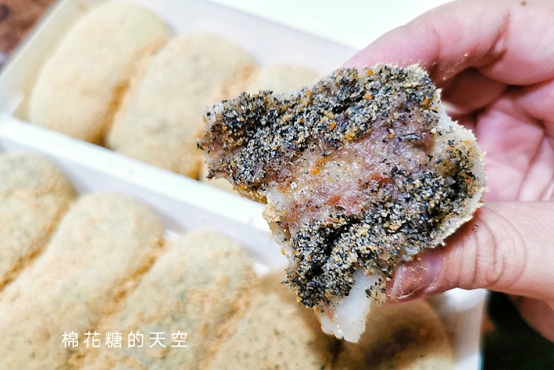 台中麻糬這家超大條！洪記草屯麻糬一次滿足兩種口味～分店開在這～！