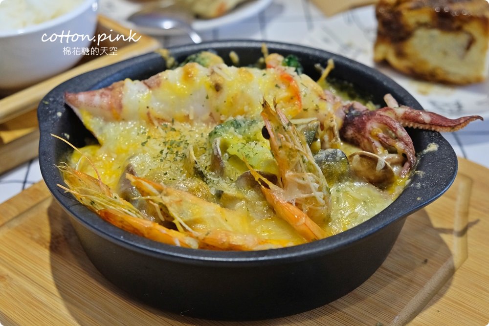 台中寵物友善餐廳推薦～究享cafe套餐附贈小火鍋，大推阿罵教的炸旗魚！