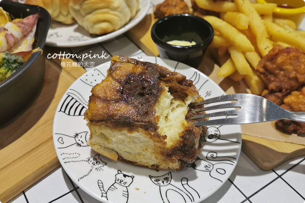台中寵物友善餐廳推薦～究享cafe套餐附贈小火鍋，大推阿罵教的炸旗魚！