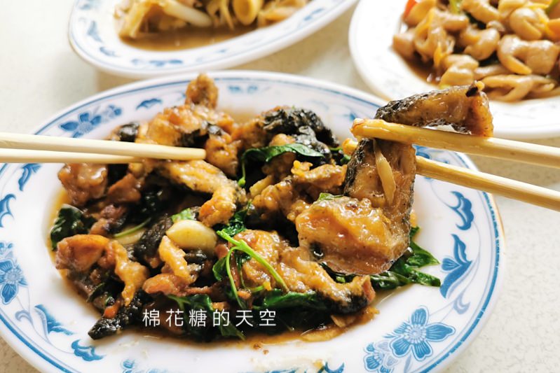 台中台式快炒推薦-正港台式無菜單料理-品香餐飲直接看冰箱點菜的啦！