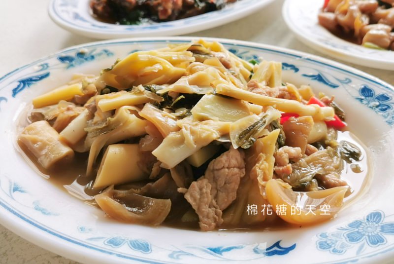 台中台式快炒推薦-正港台式無菜單料理-品香餐飲直接看冰箱點菜的啦！