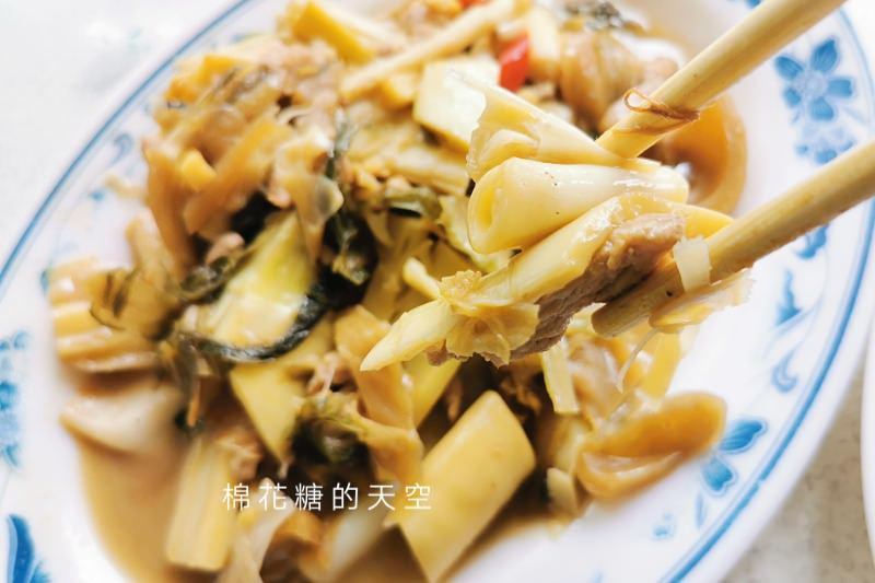 台中台式快炒推薦-正港台式無菜單料理-品香餐飲直接看冰箱點菜的啦！