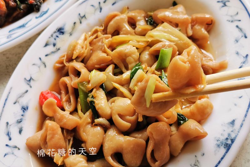 台中台式快炒推薦-正港台式無菜單料理-品香餐飲直接看冰箱點菜的啦！