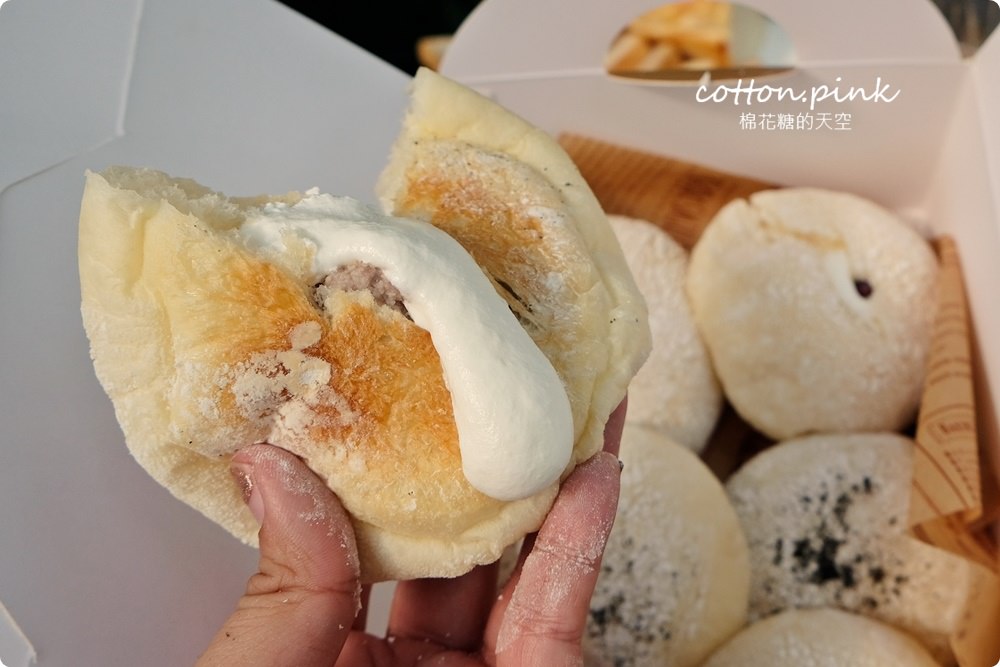台中麵包推薦|獨家咖啡鹽可頌吃了停不下來！麵包時刻縮小版法國麵包口味超多～