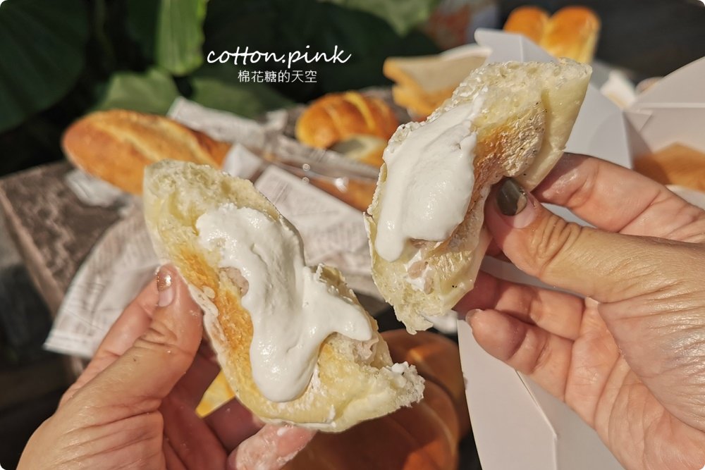 台中麵包推薦|獨家咖啡鹽可頌吃了停不下來！麵包時刻縮小版法國麵包口味超多～