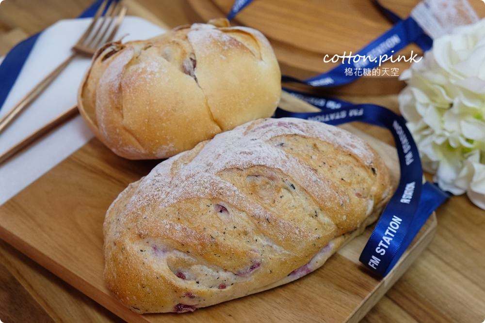 2020台中母親節蛋糕推這家！濃濃芋頭蛋糕加紅豆～無敵好吃媽媽最愛！馥漫麵包限時預定中