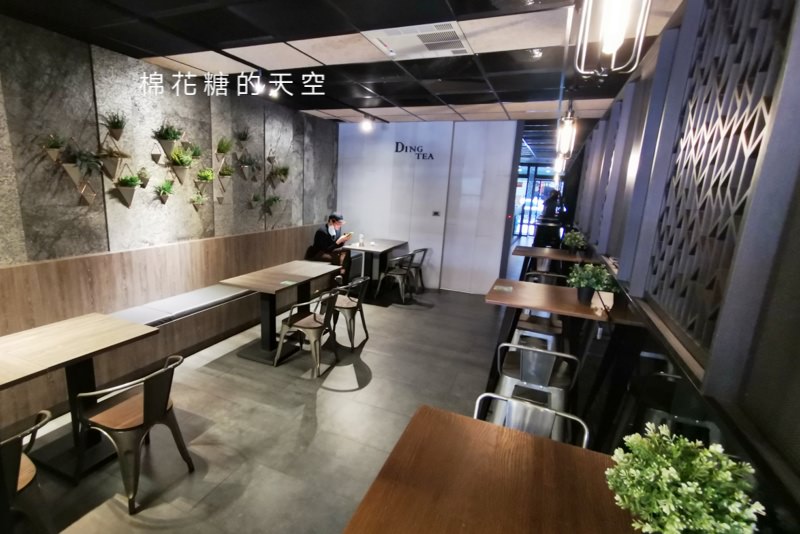 超夯400次咖啡不用自己打，台中第一家手打咖啡加奶茶在逢甲夜市
