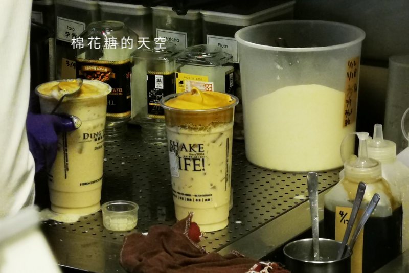 超夯400次咖啡不用自己打，台中第一家手打咖啡加奶茶在逢甲夜市